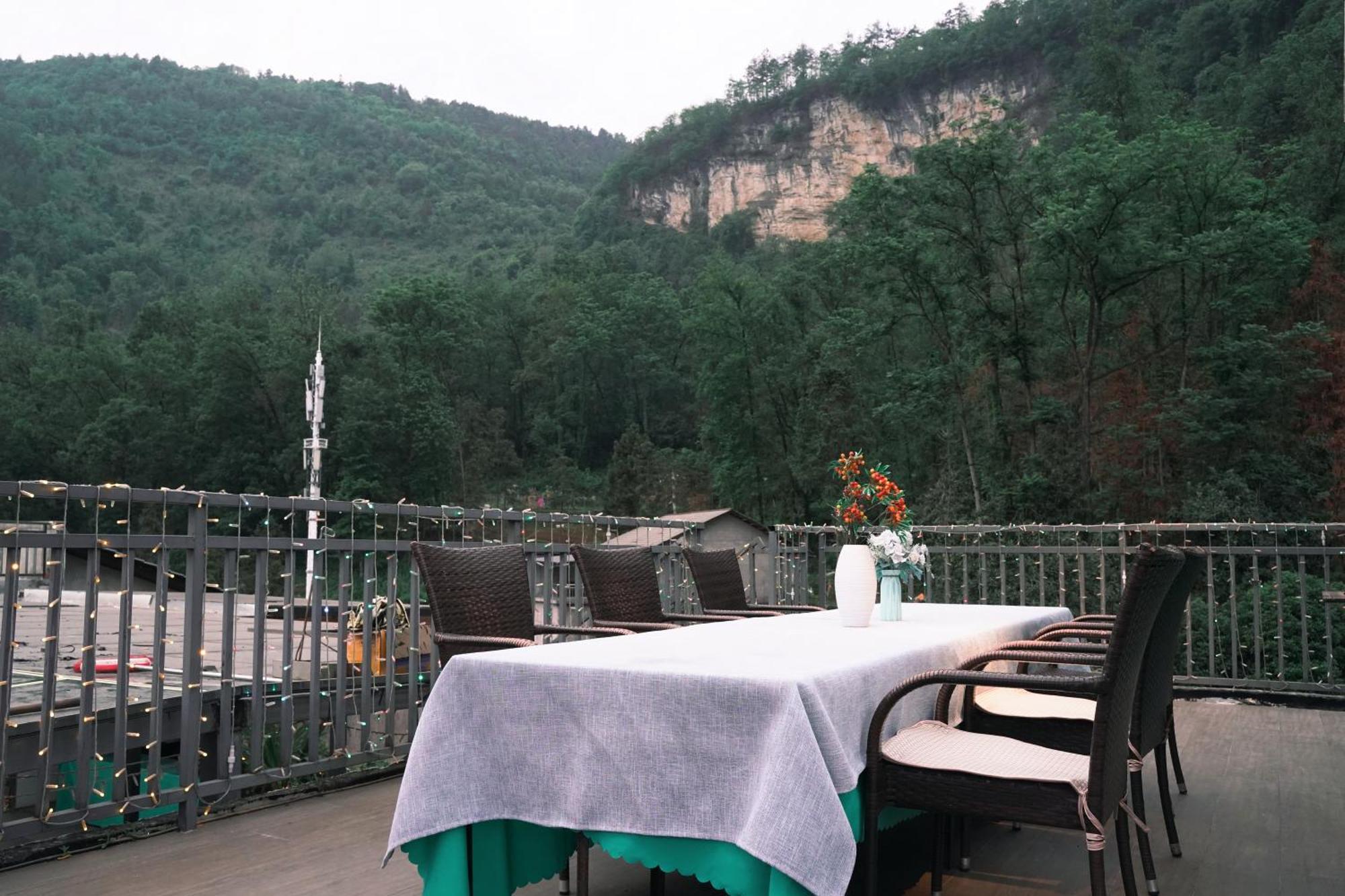 一树一花客栈眷恋店 Apartamento Wulingyuan Exterior foto